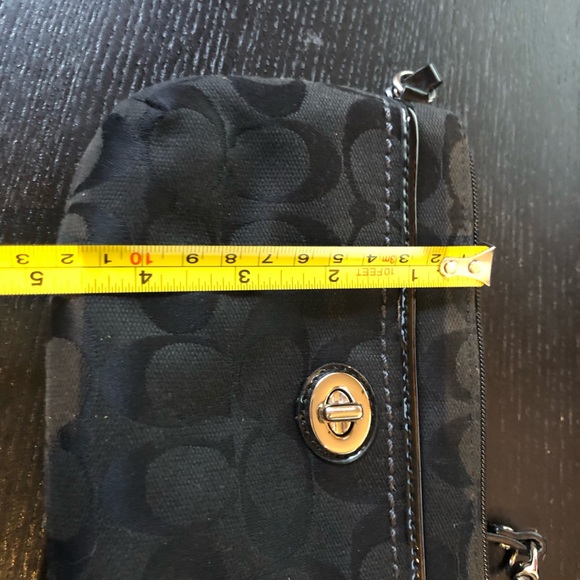 🌸Coach Signature Black Fabric Wristlet🌸 - Picture 3 of 5